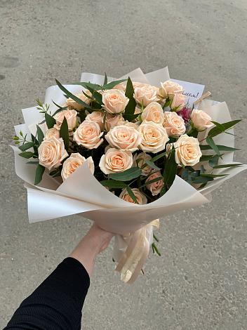 Букет Кремовые розы Латте в Падинском